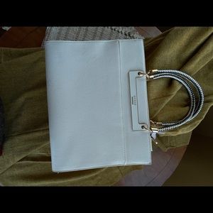 New Guess hand or shoulder bag